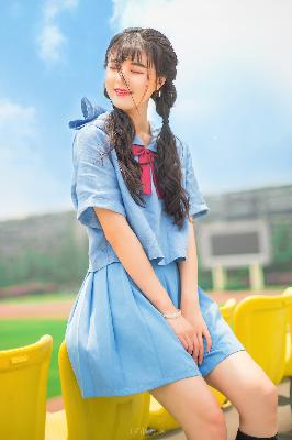 小受穿到兽世被浇灌的小说